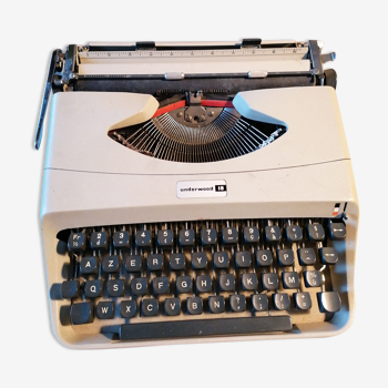 Machine à écrire underwood 18