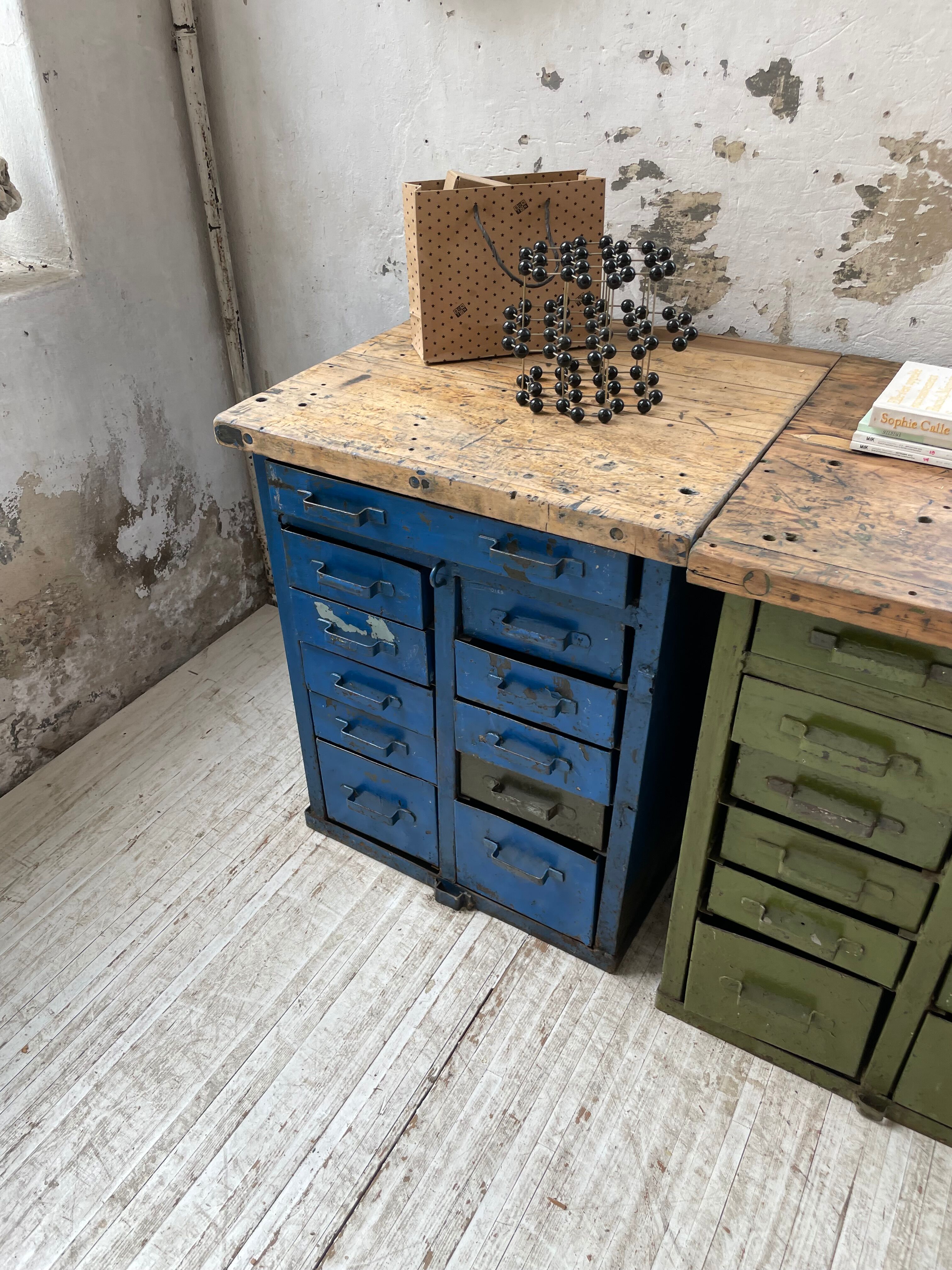 Meuble établi rangement militaire industriel vert