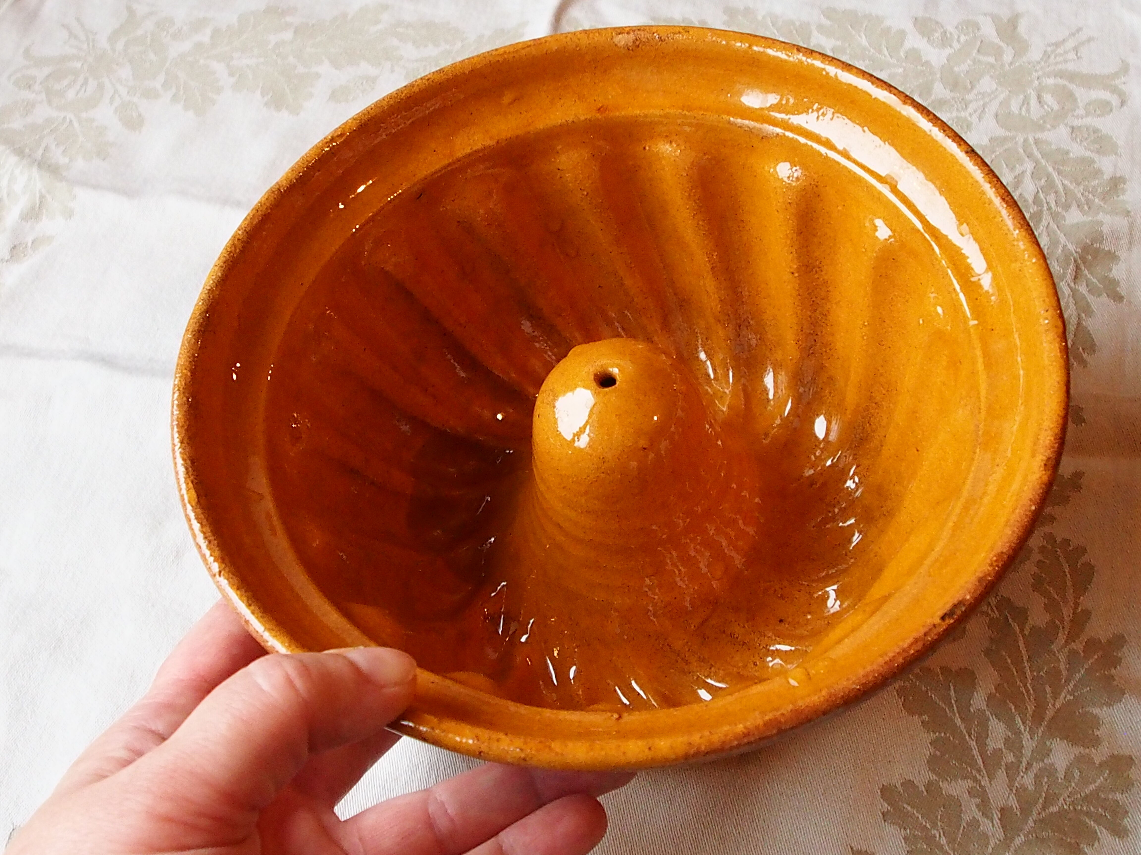 Glazed clay kouglof mould