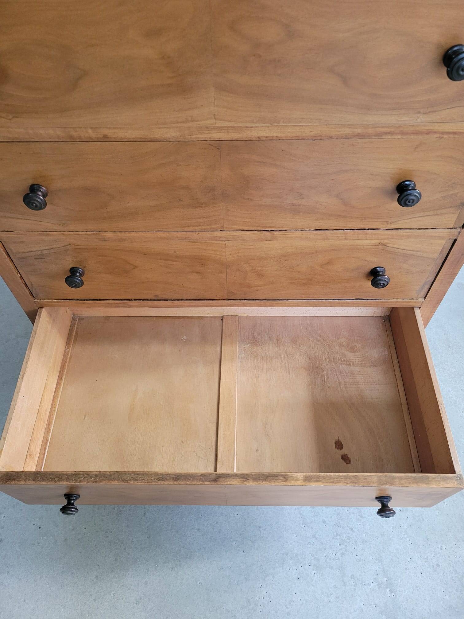 Commode anglaise haute 5 tiroirs marqueterie en ronce