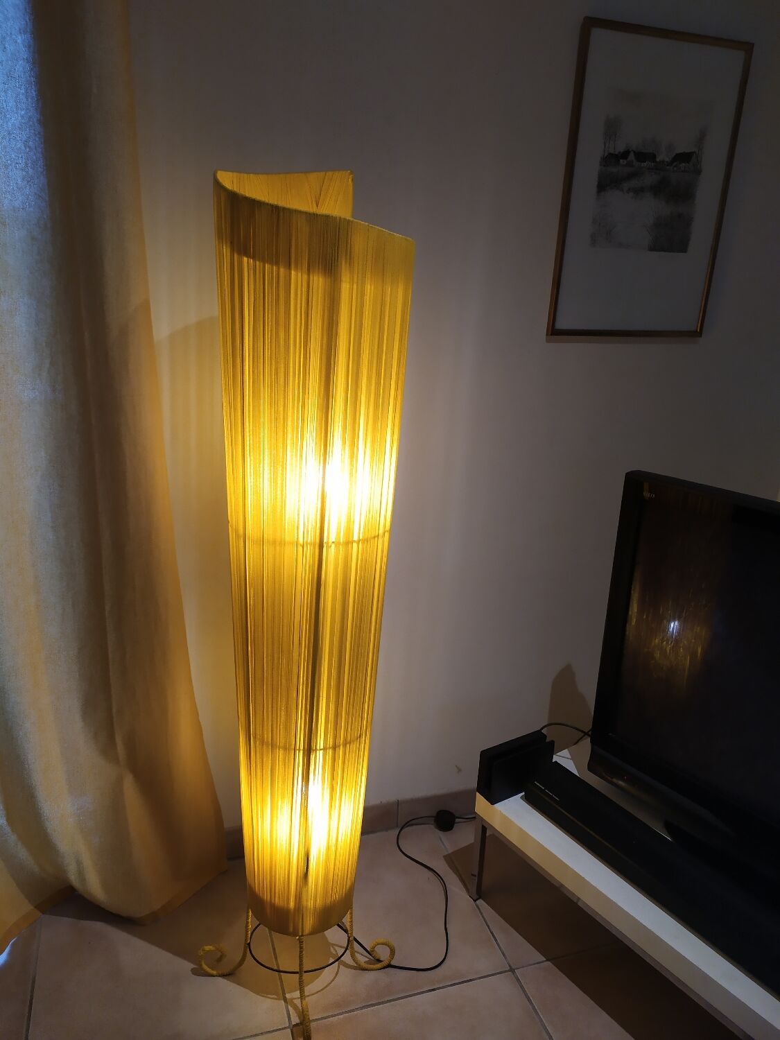 Lampadaire jaune