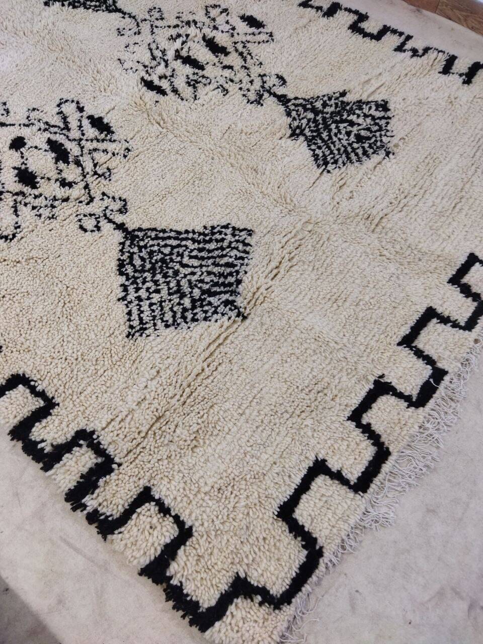 Handmade Moroccan Berber Rug 268 X 188 CM