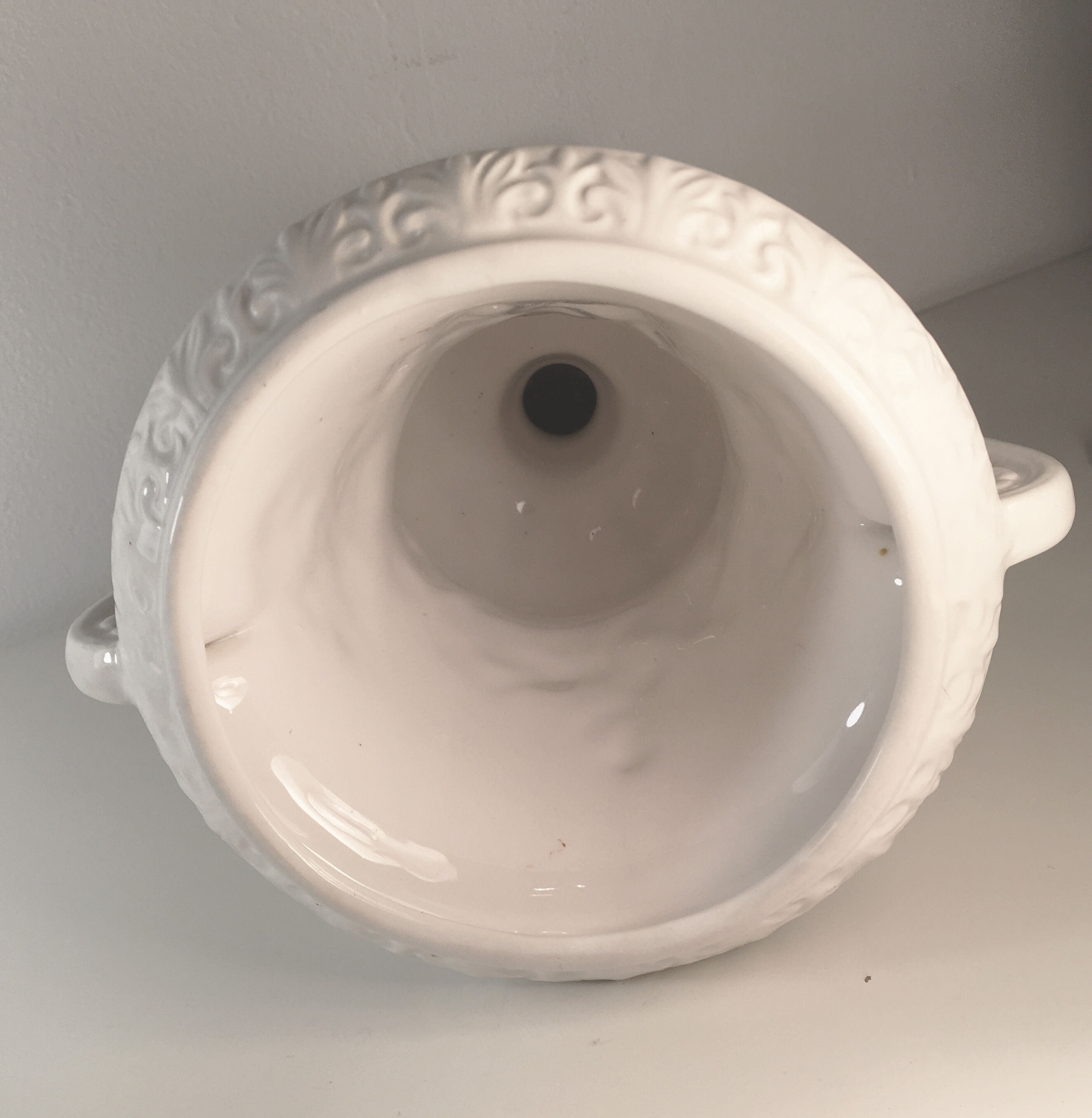 Vases "Medicis" balustre with two white ceramic handles