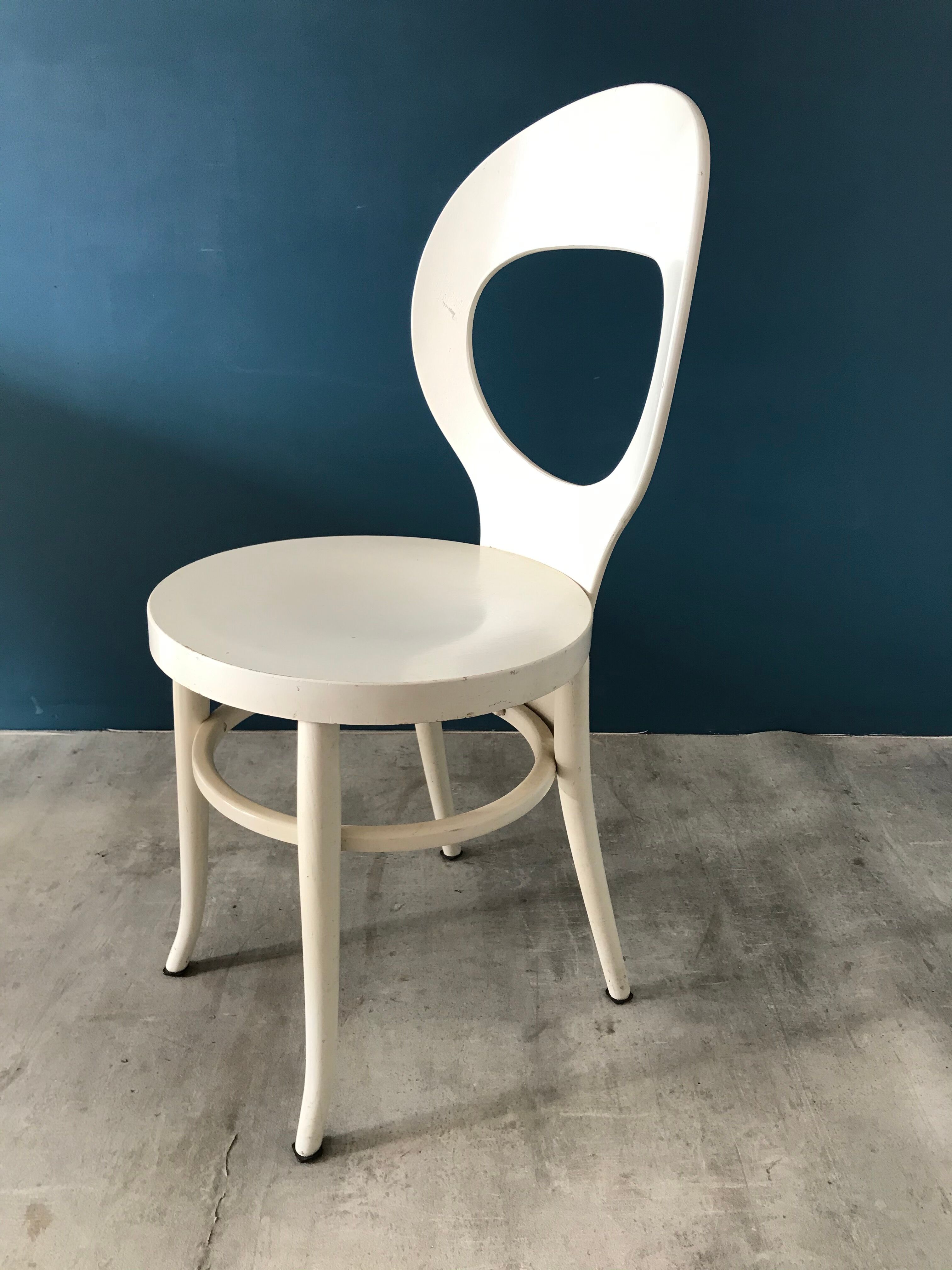 White Baumann Seagull chair