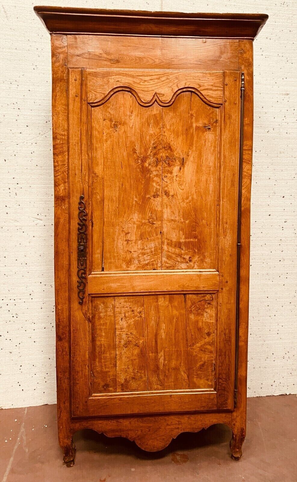 Louis XV style cherrywood bonnet maker, 19th century