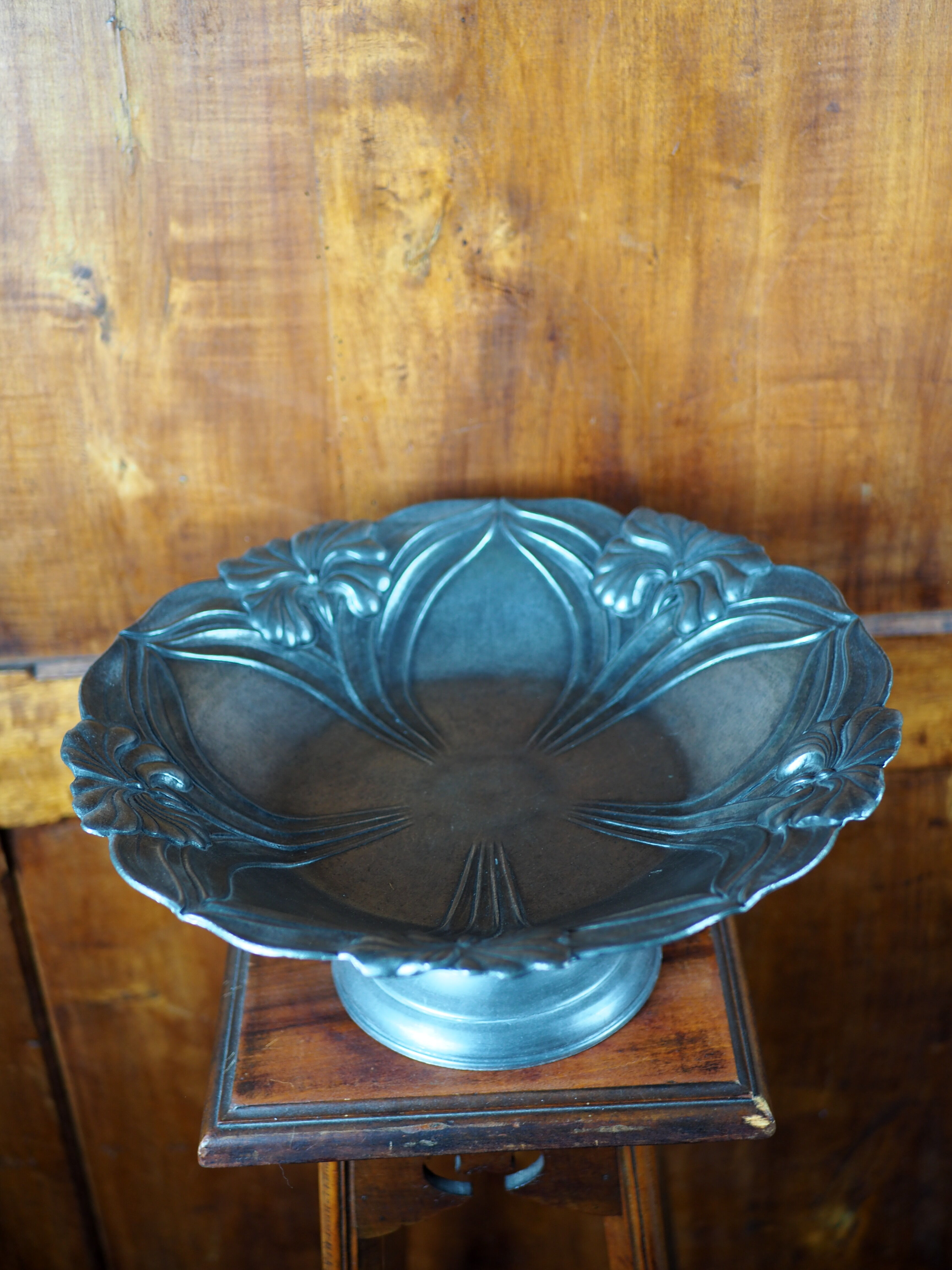 Piedouche tin cut with lily patterns - art nouveau - xxth century