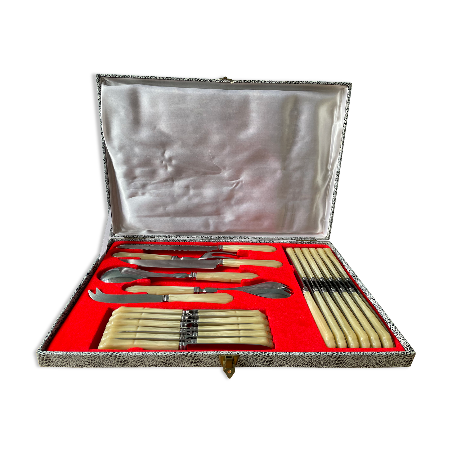 Housewife of 29 pieces "The trumpet" in stainless steel and horn