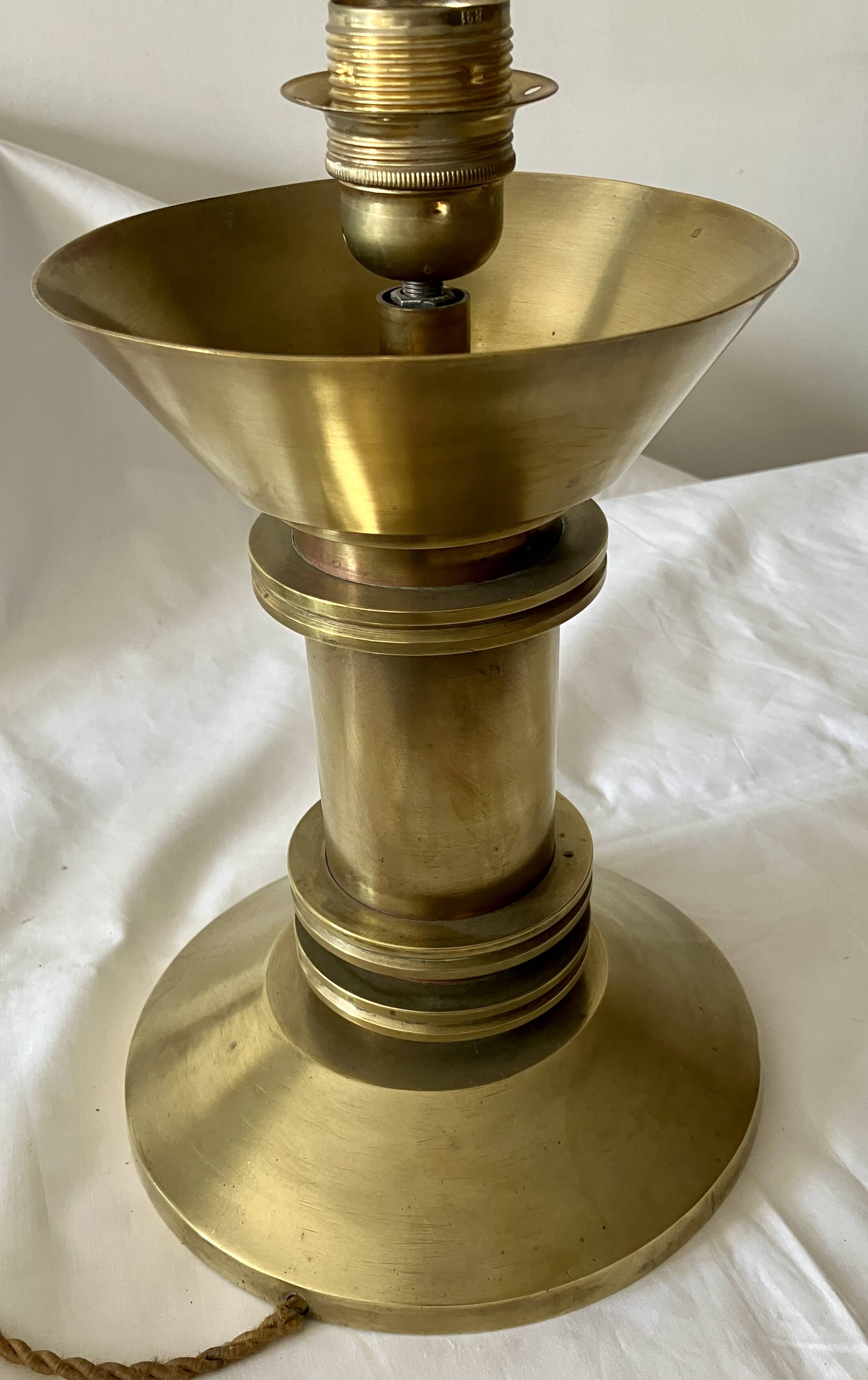 Pied de lampe en bronze époque art déco.