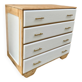 XXL vintage chest of drawers in solid fir, revamped in white and wood.