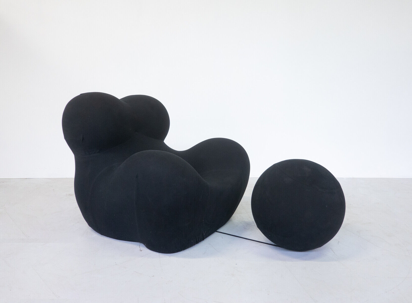 Armchair and ottoman "Big Mama" by Gaetano Pesce for B&B Italia