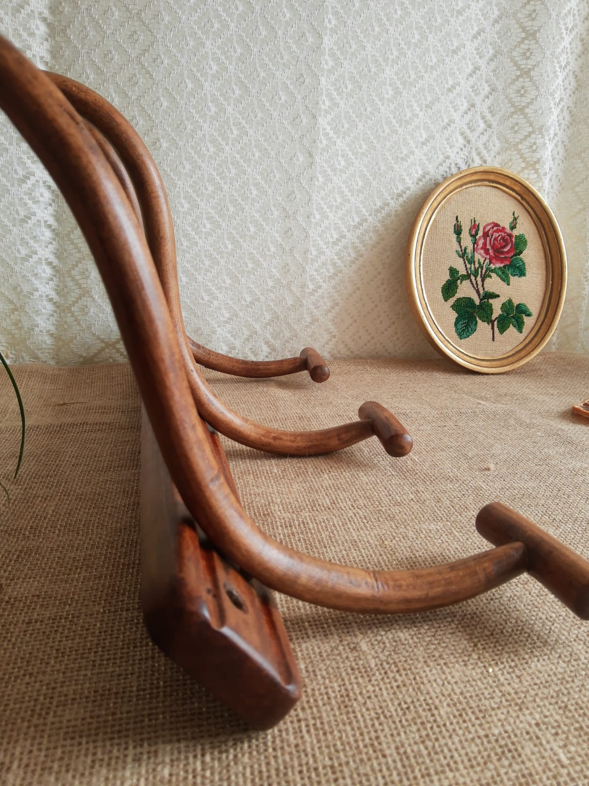 Wall coat rack