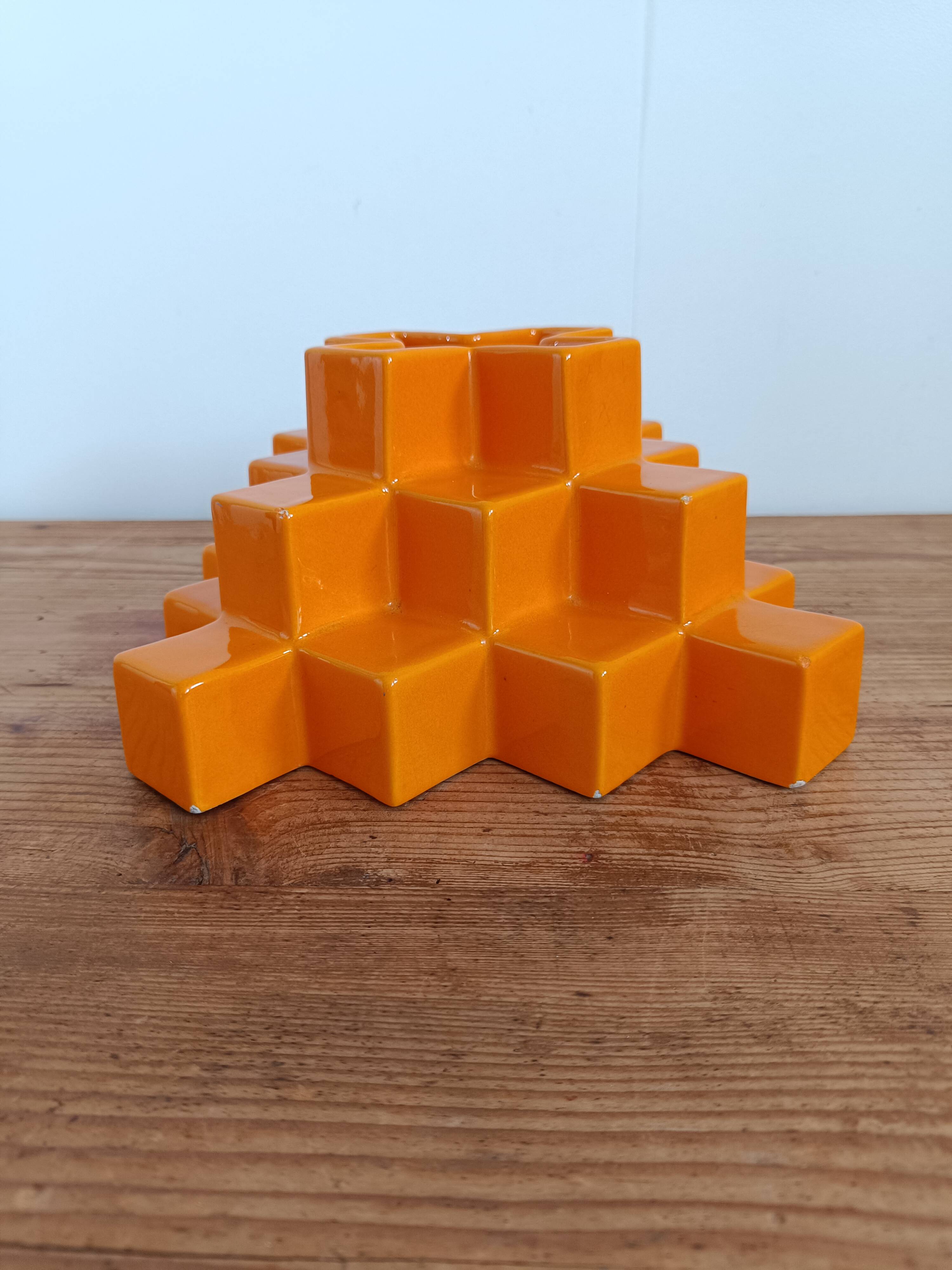 Pyramid vase in orange ceramic by Makio Hasuike for Gabbianelli, 1970