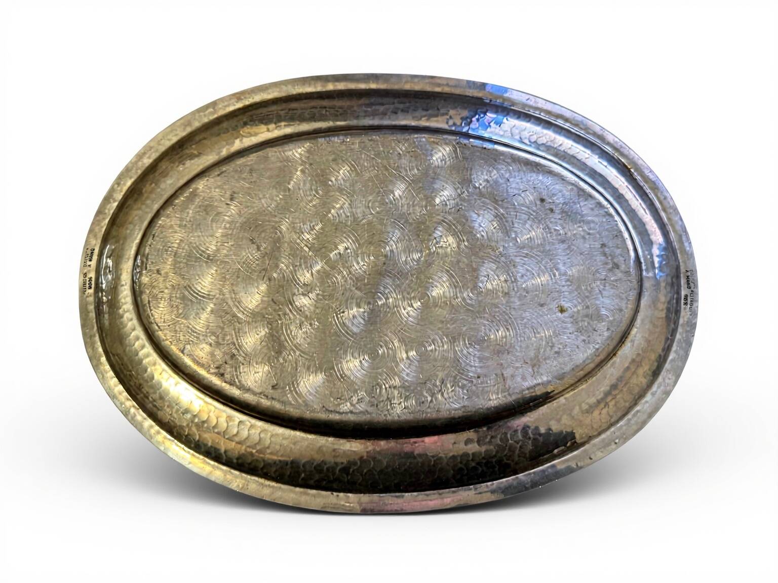Tray in 95% pewter, hand-hammered, Italian production from the 1960s.