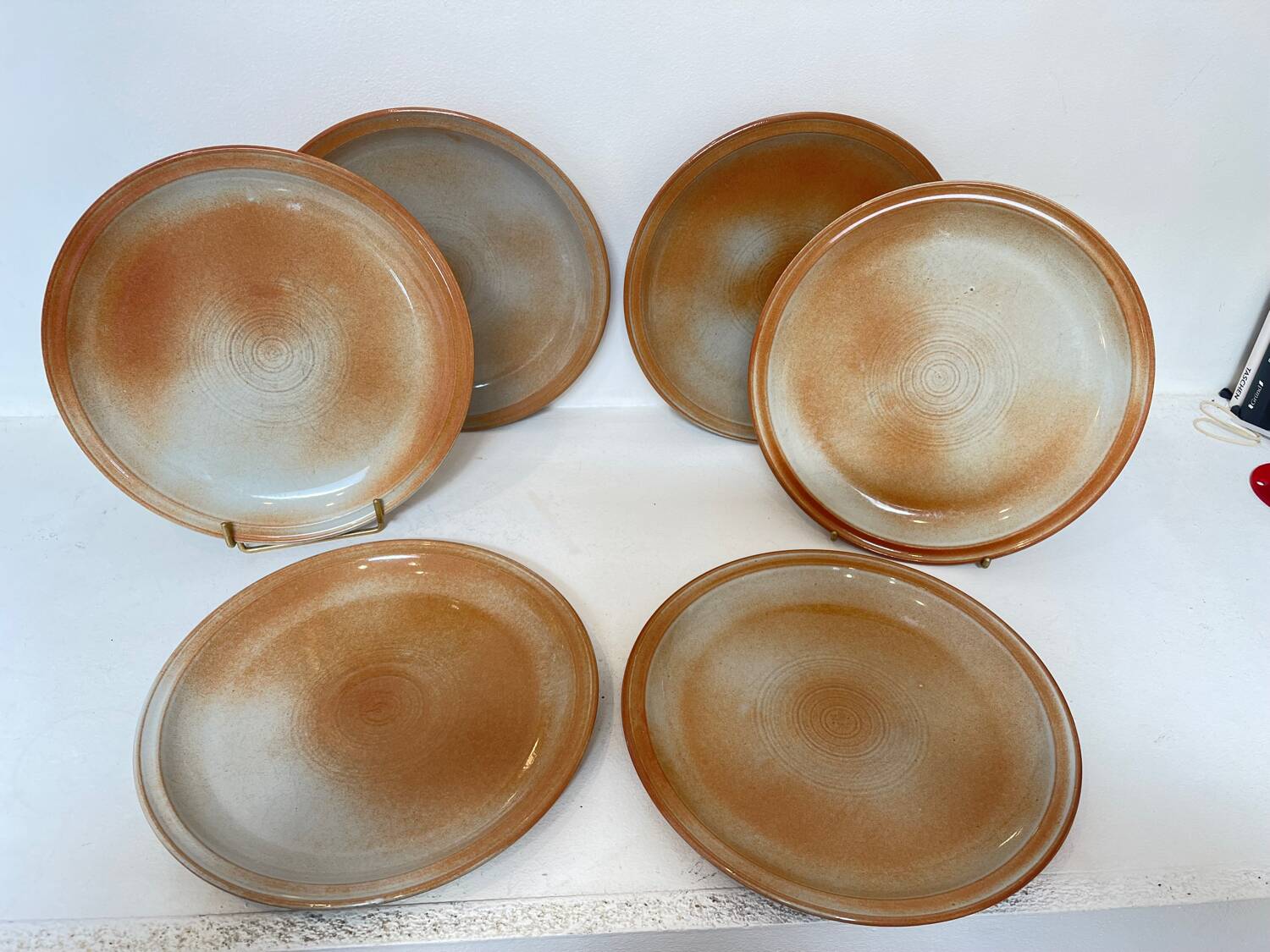 Lot de 6 assiettes plates en grès – Années 70