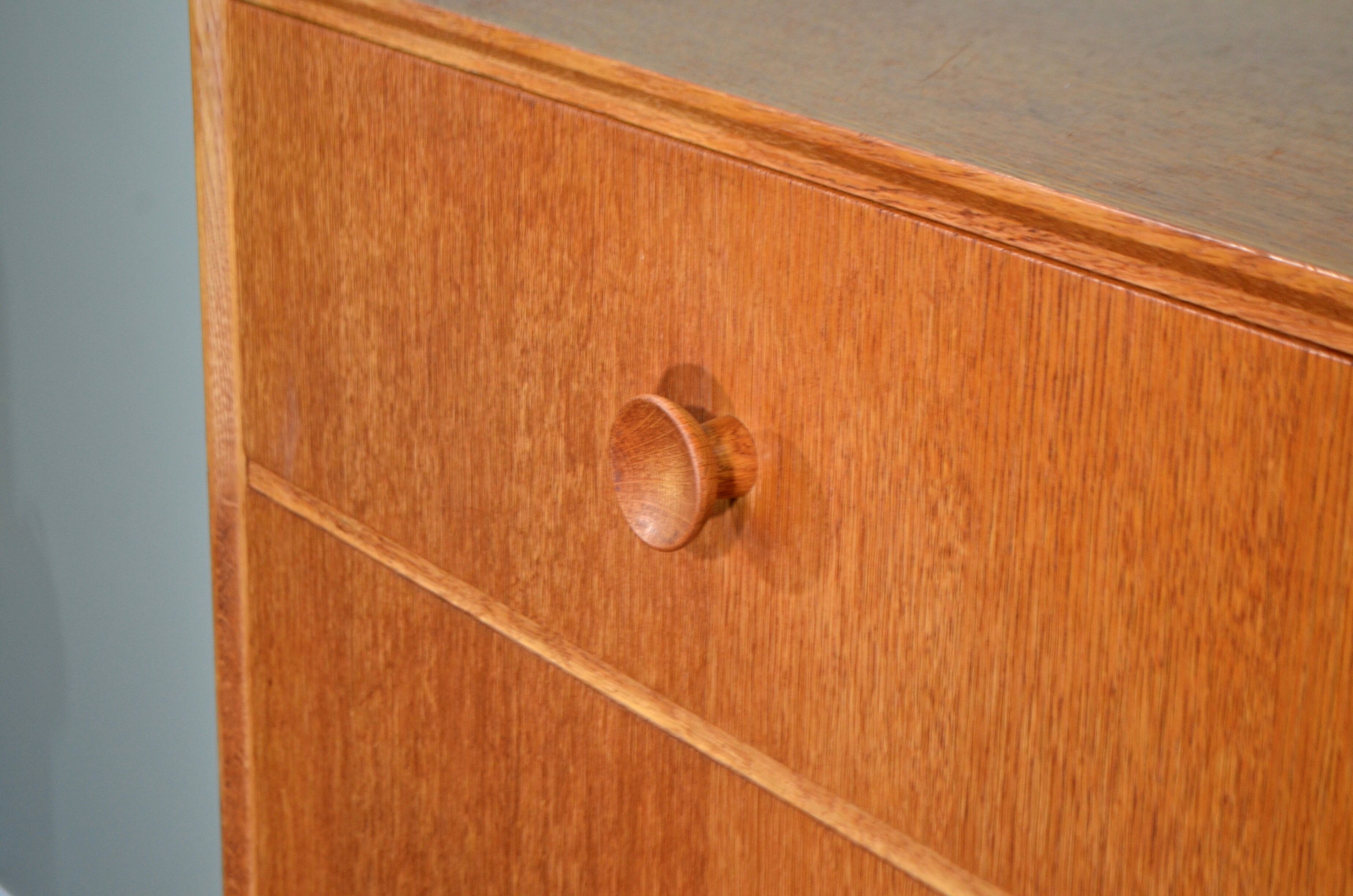 Vintage Meredew Tallboy / Chest Of Drawers in Oak.