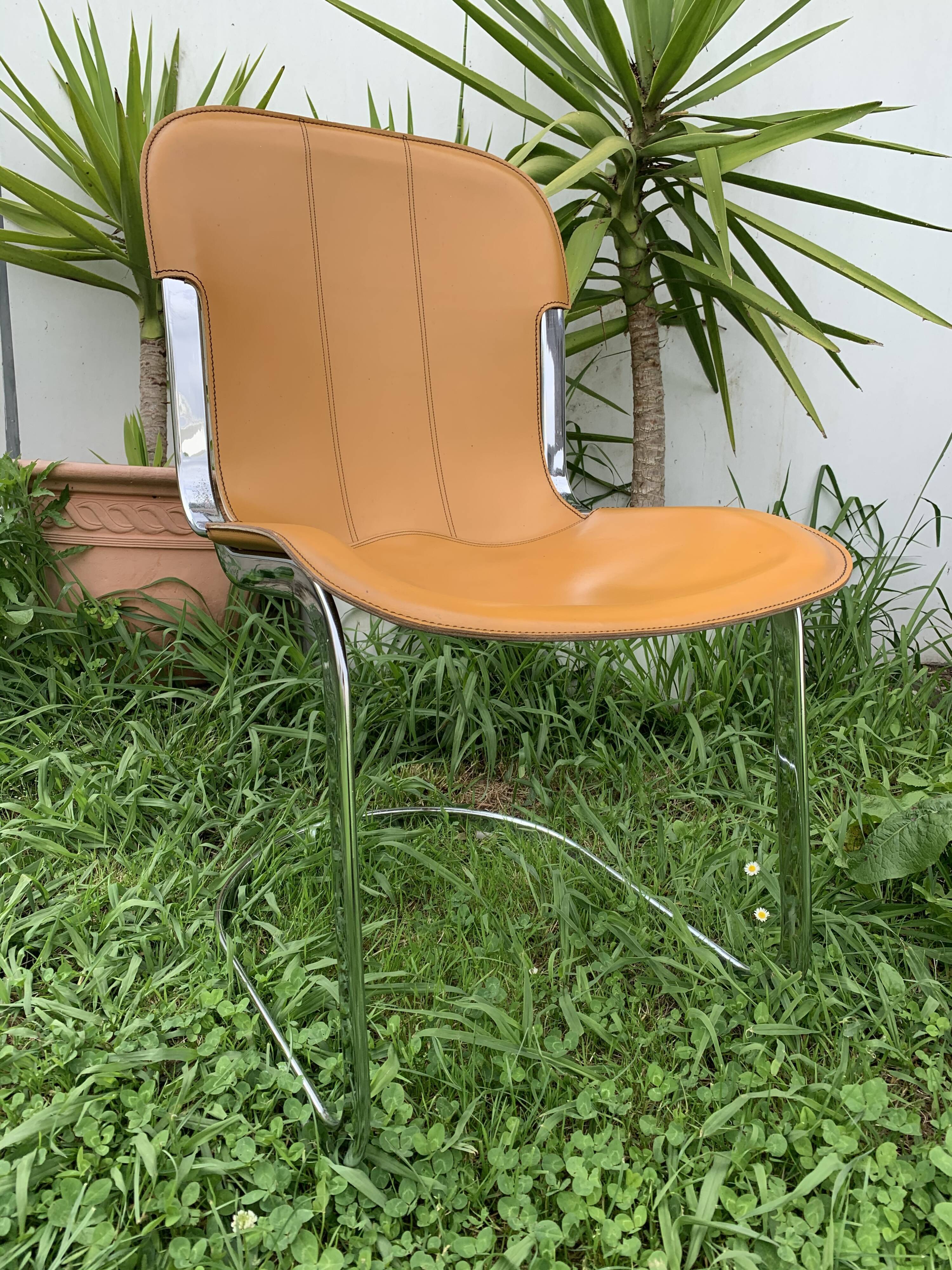 Lot 4 Italian chairs, Cidue camel leather and chrome 1970