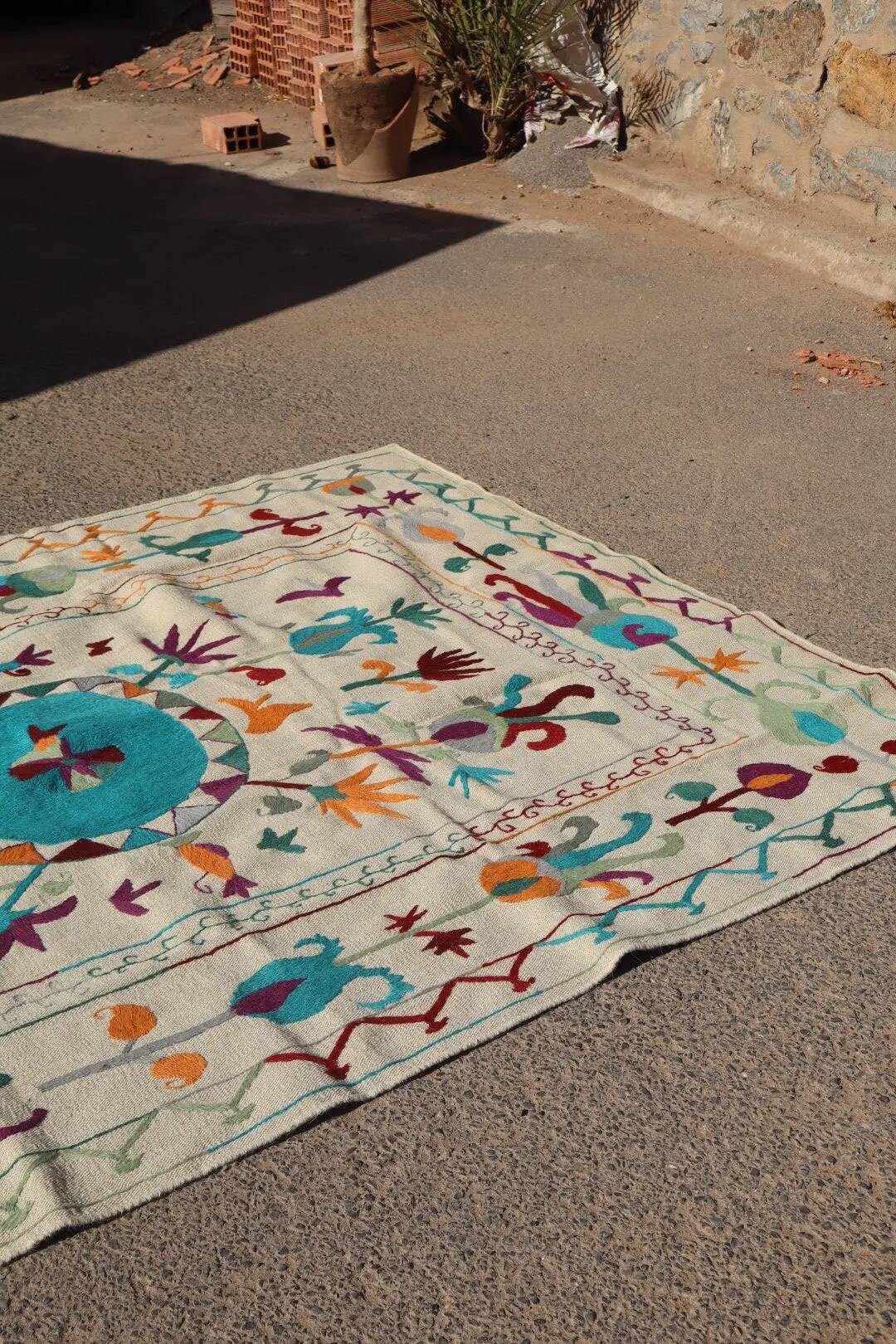 White blue multicoloured kilim suzani rug – 240x170 cm