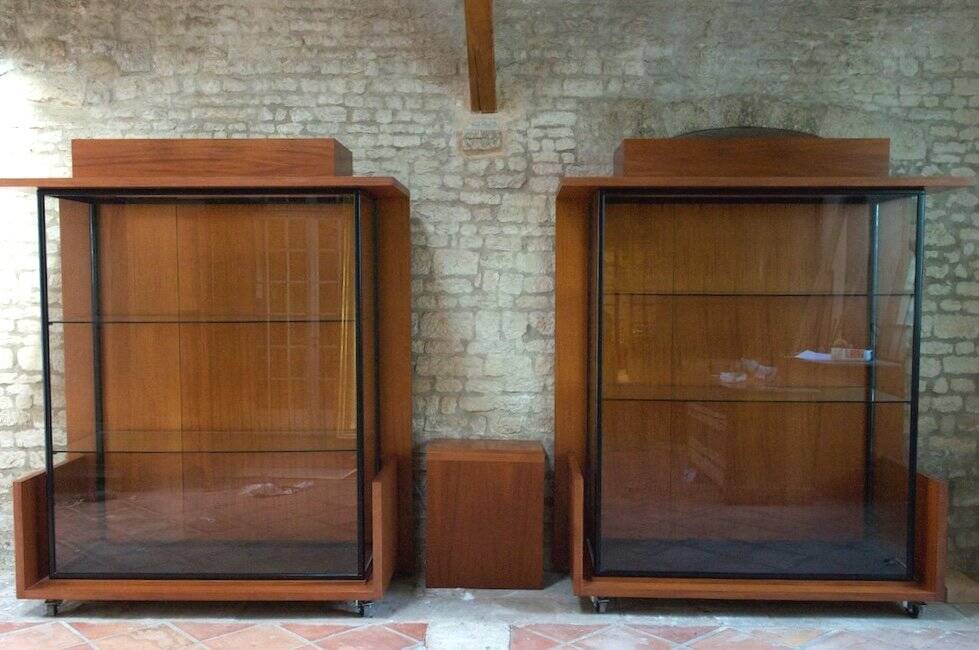 Collector's Display Case. Circa 1970s. Model No. 1