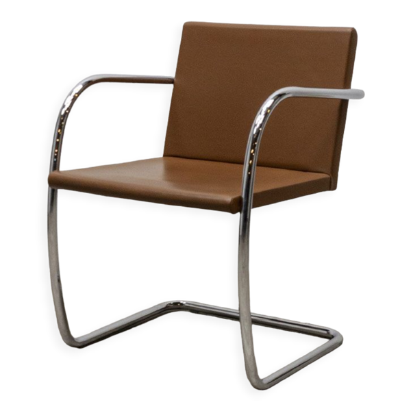 Chaise BRNO de la marque Knoll en cuir marron