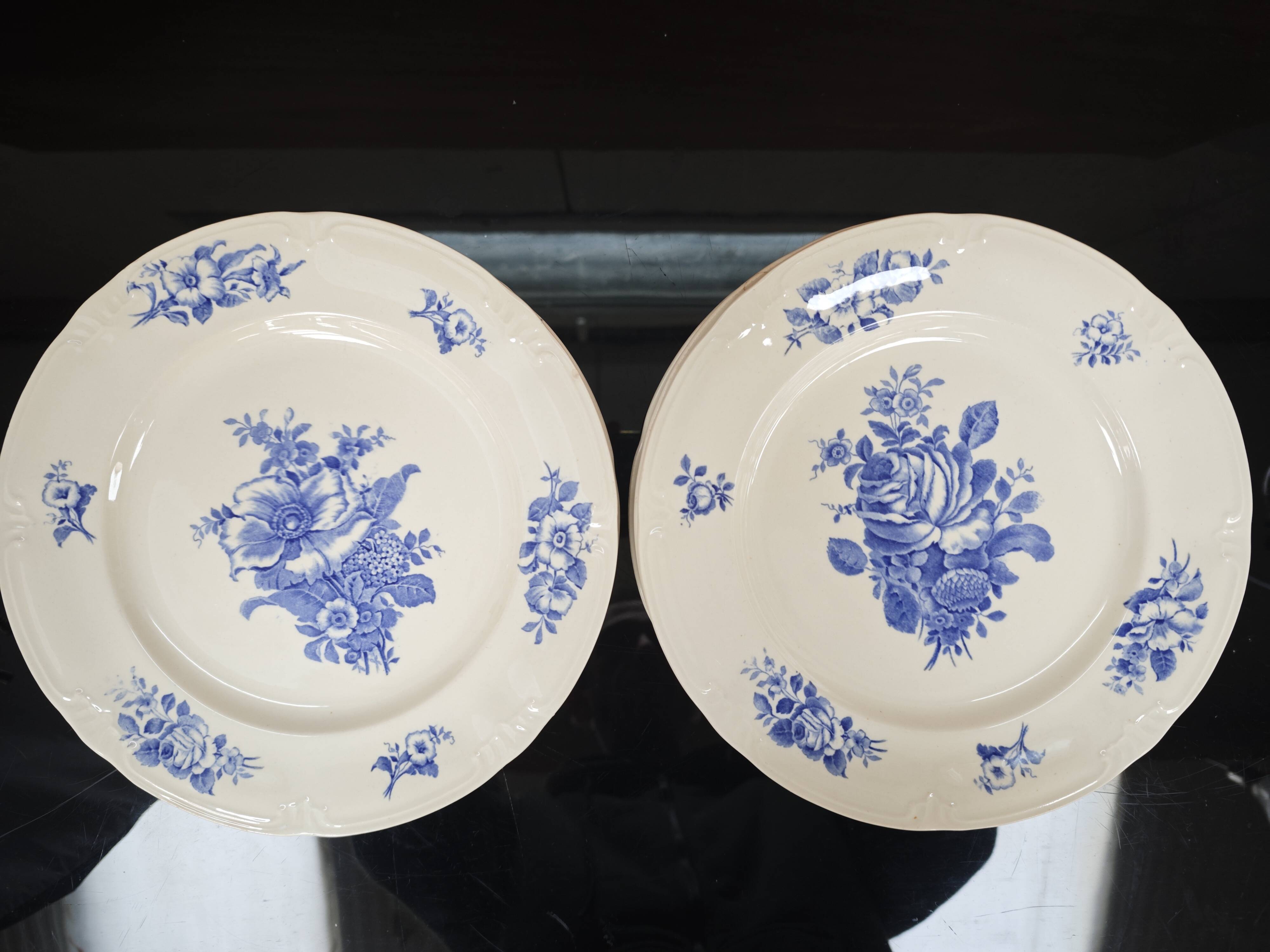 Set of 8 flat plates in earthenware by Boch Frères La Louvière "Rohdia"