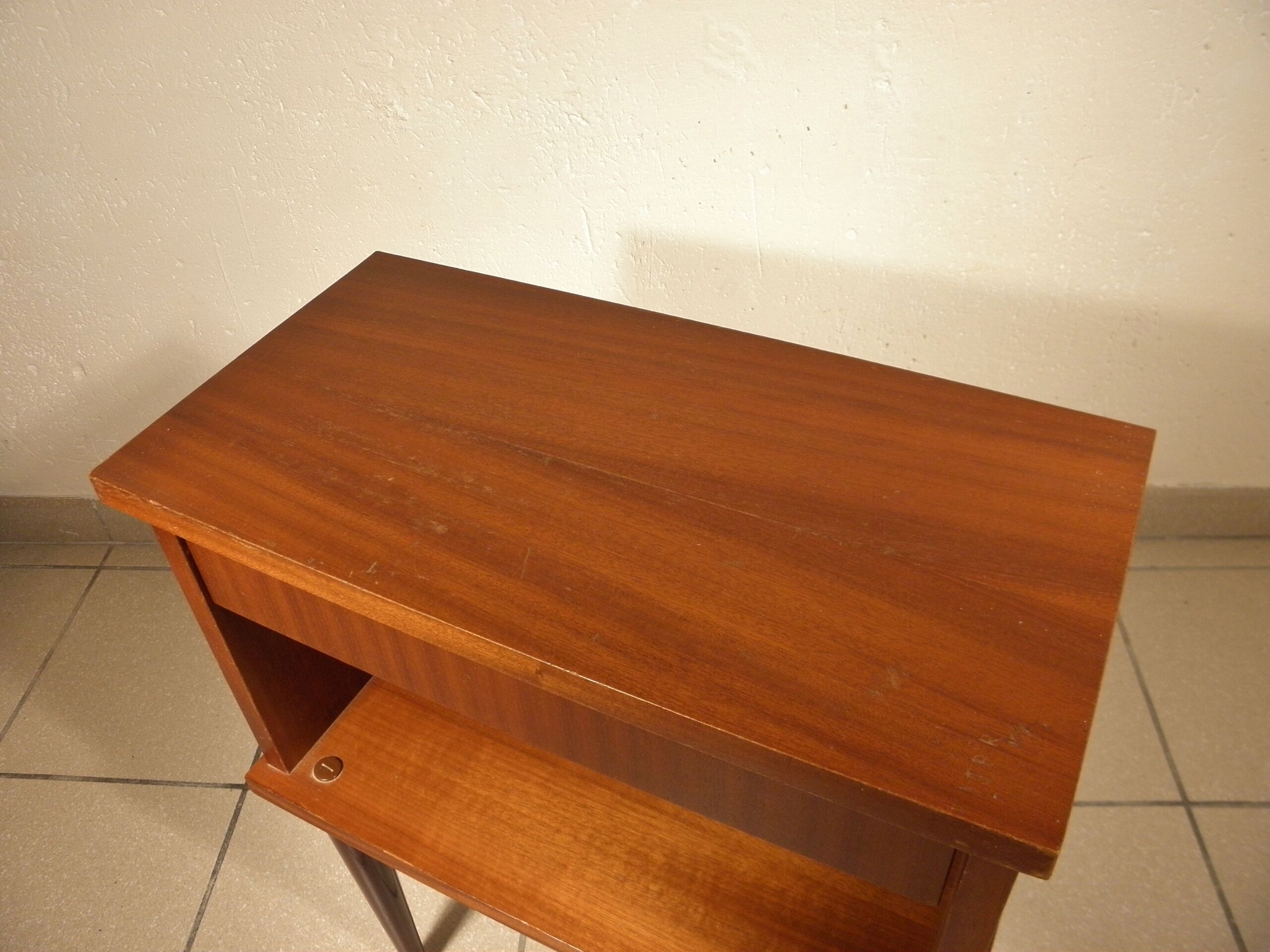 Bedside table feet spindles