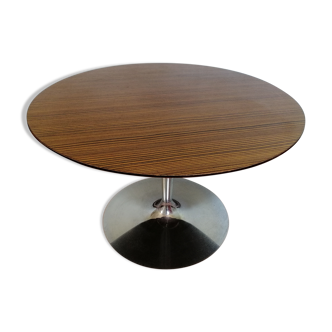 Roundtable chrome foot