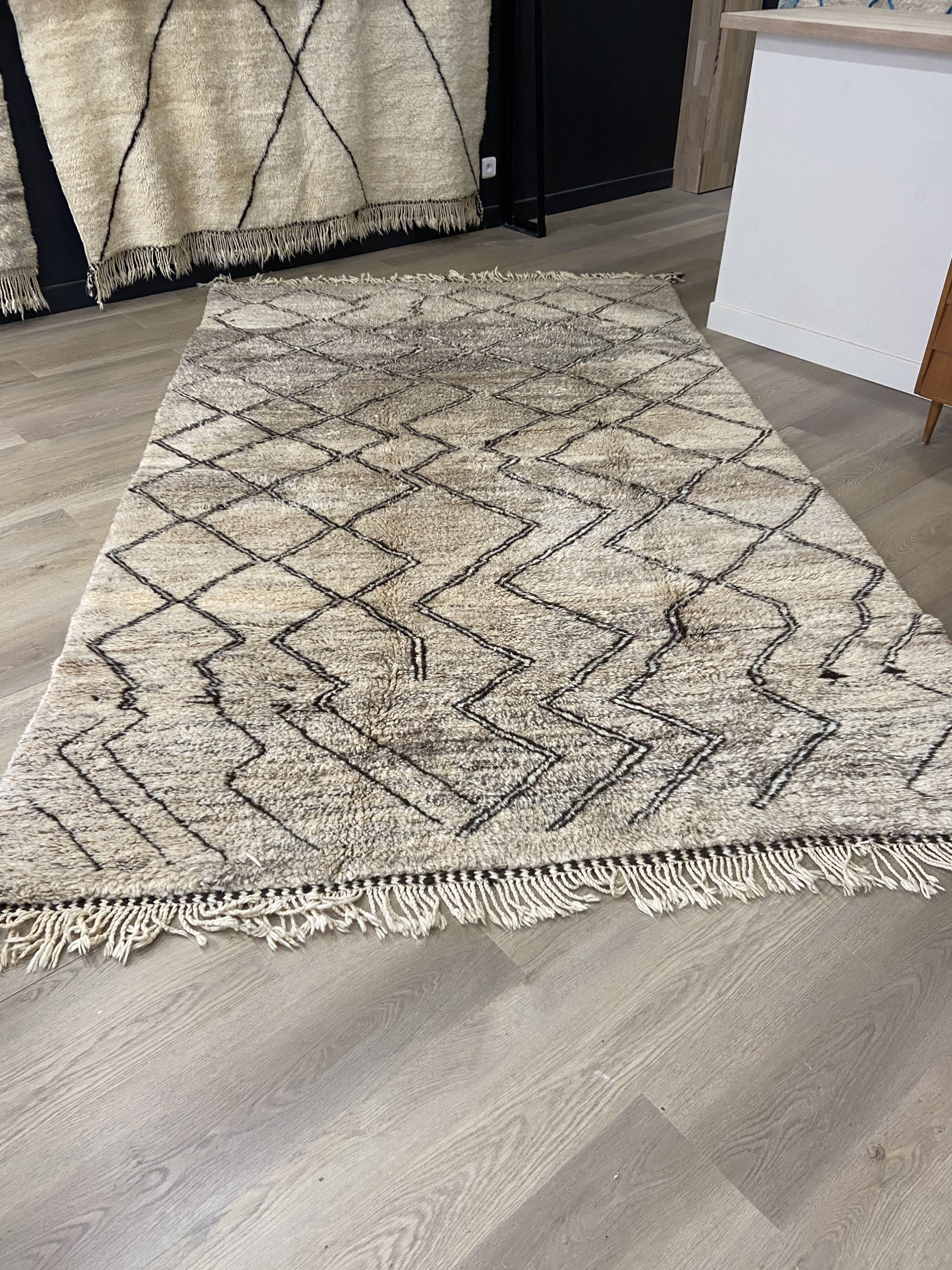Berber blessed ouarain rug 315x190cm