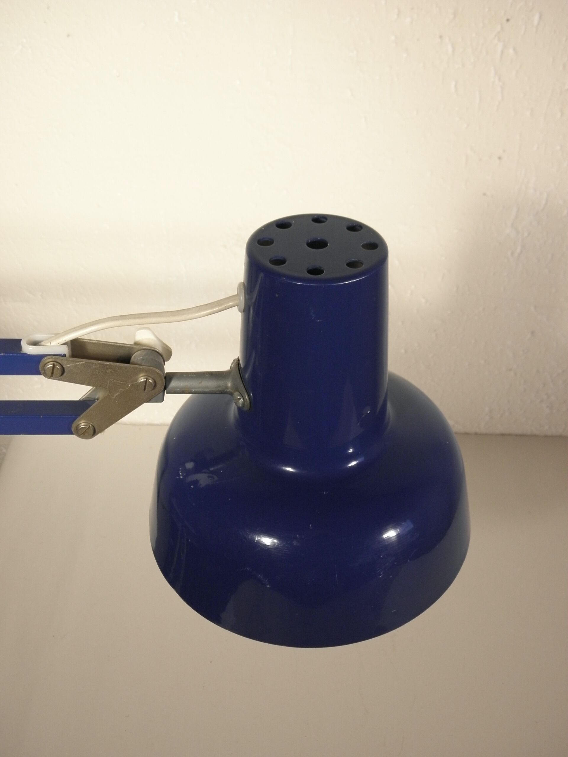 Architect's lamp in blue metal
