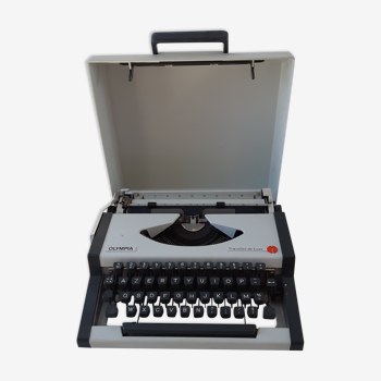 Olympia Traveller Luxe Typewriter
