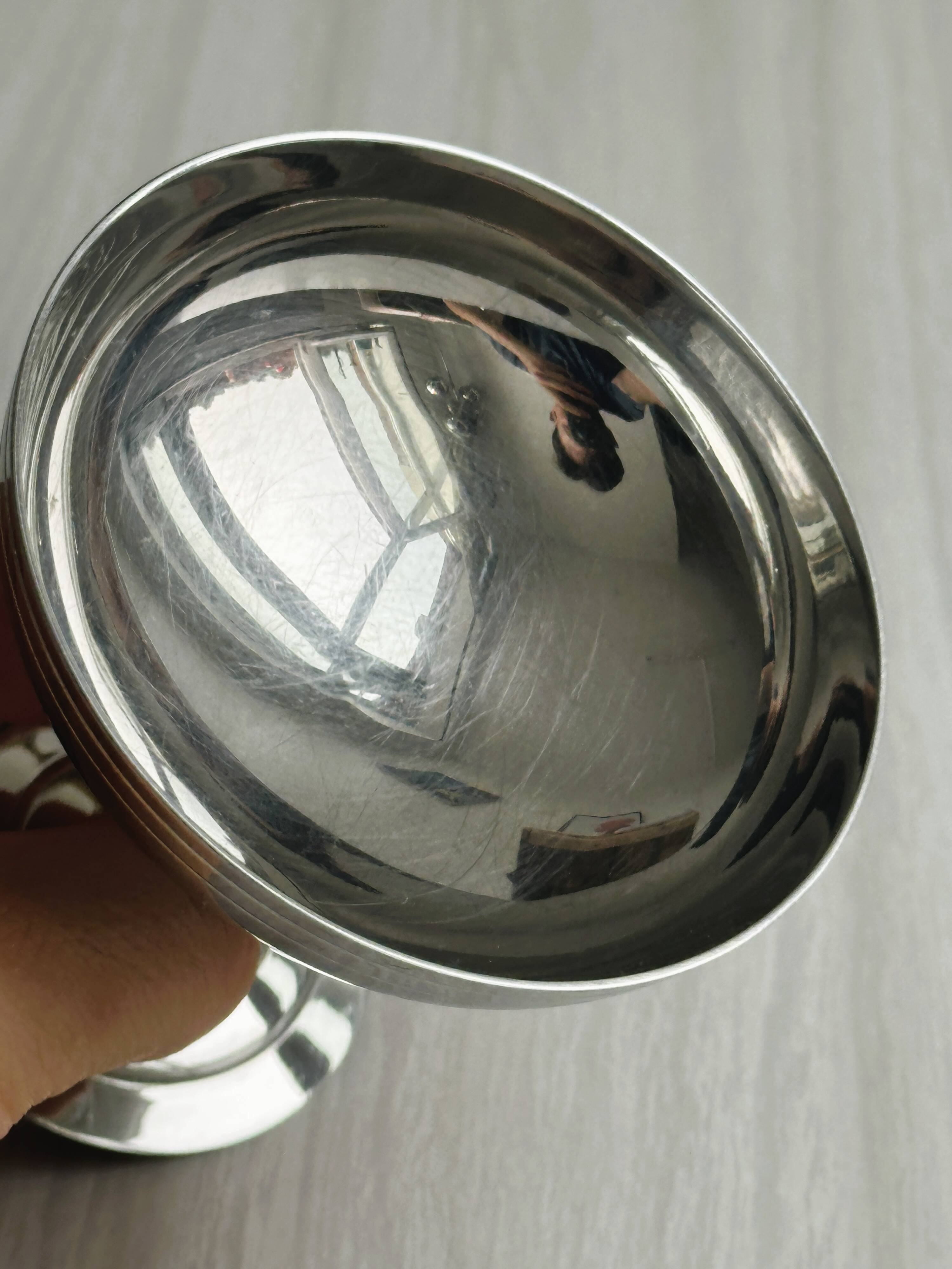 6 Letang Remy shiny stainless steel footed bowls.