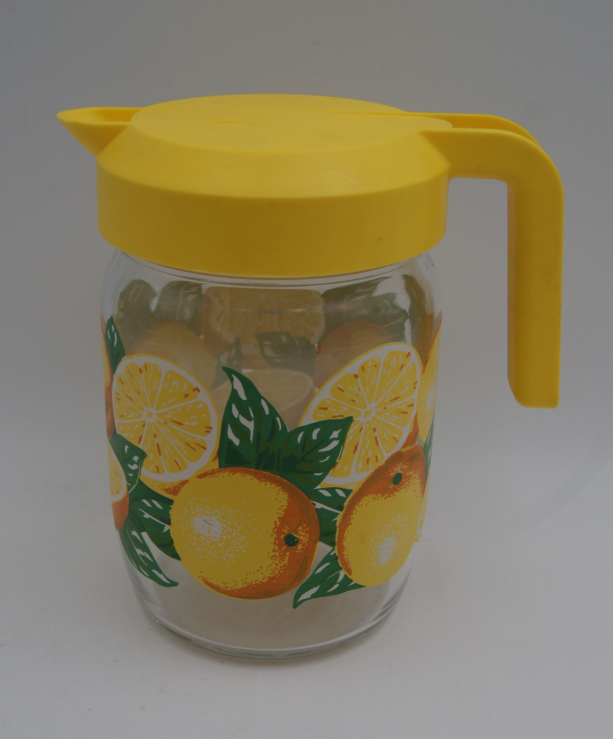 Carafe en verre citrons vintage
