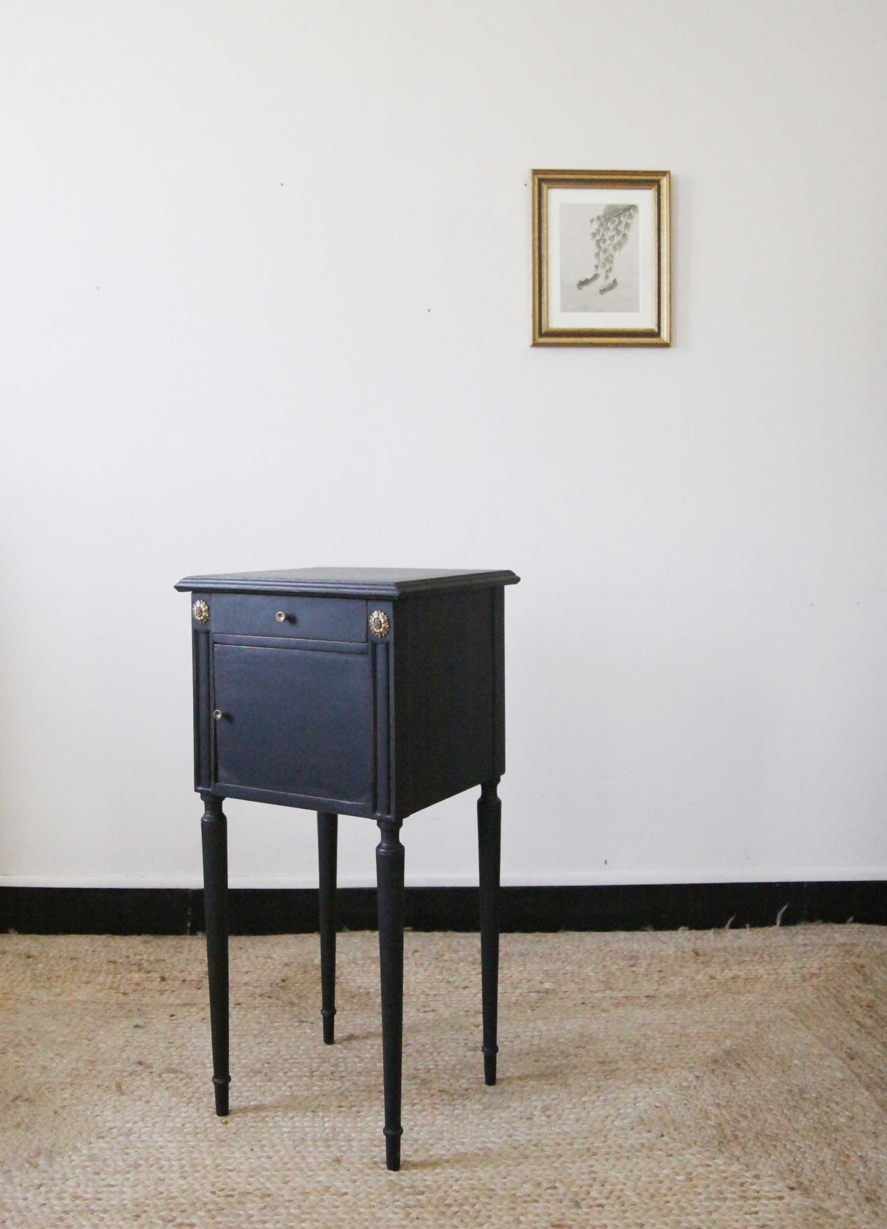 Black bedside style Henri II