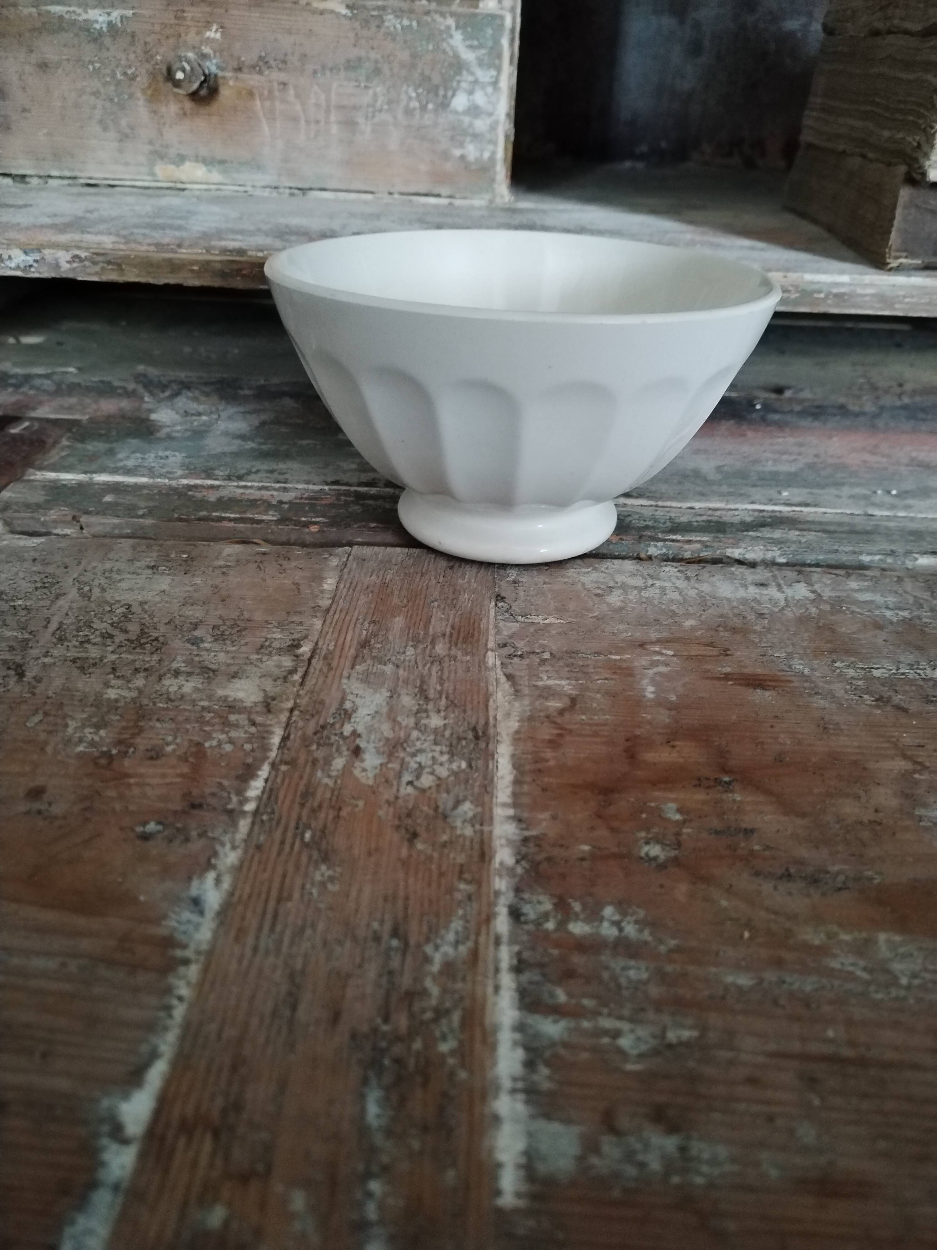 Bol blanc, 19ème s.