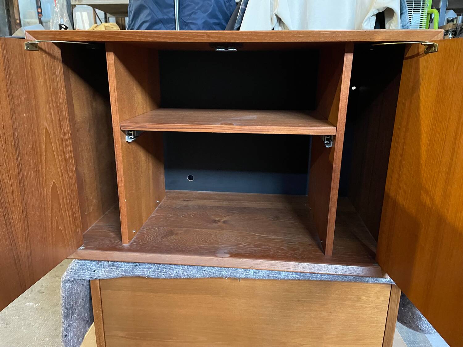 Modular wall system with Cado panels by Poul Cadovius, teak, from 1959.