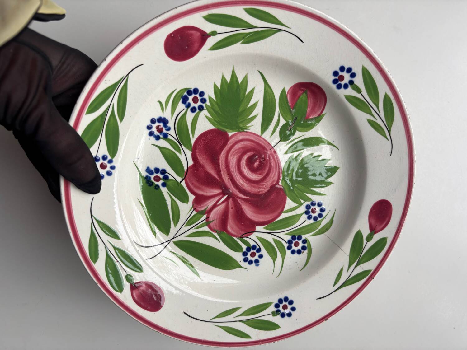 Set of 7 assorted plates