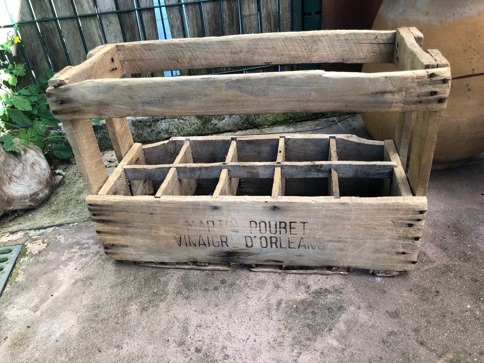 Vintage wooden bottle holder 10 slots