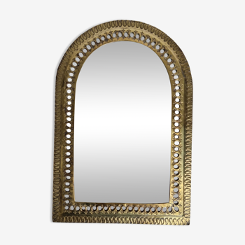 Miroir vintage en laiton martelé à décor ajouré, en forme d'arche, artisanat marocain, 40 cm