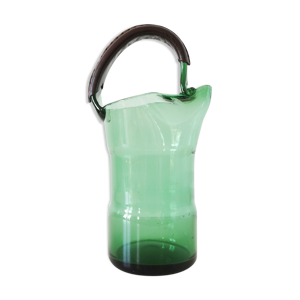 Pichet en verre vert