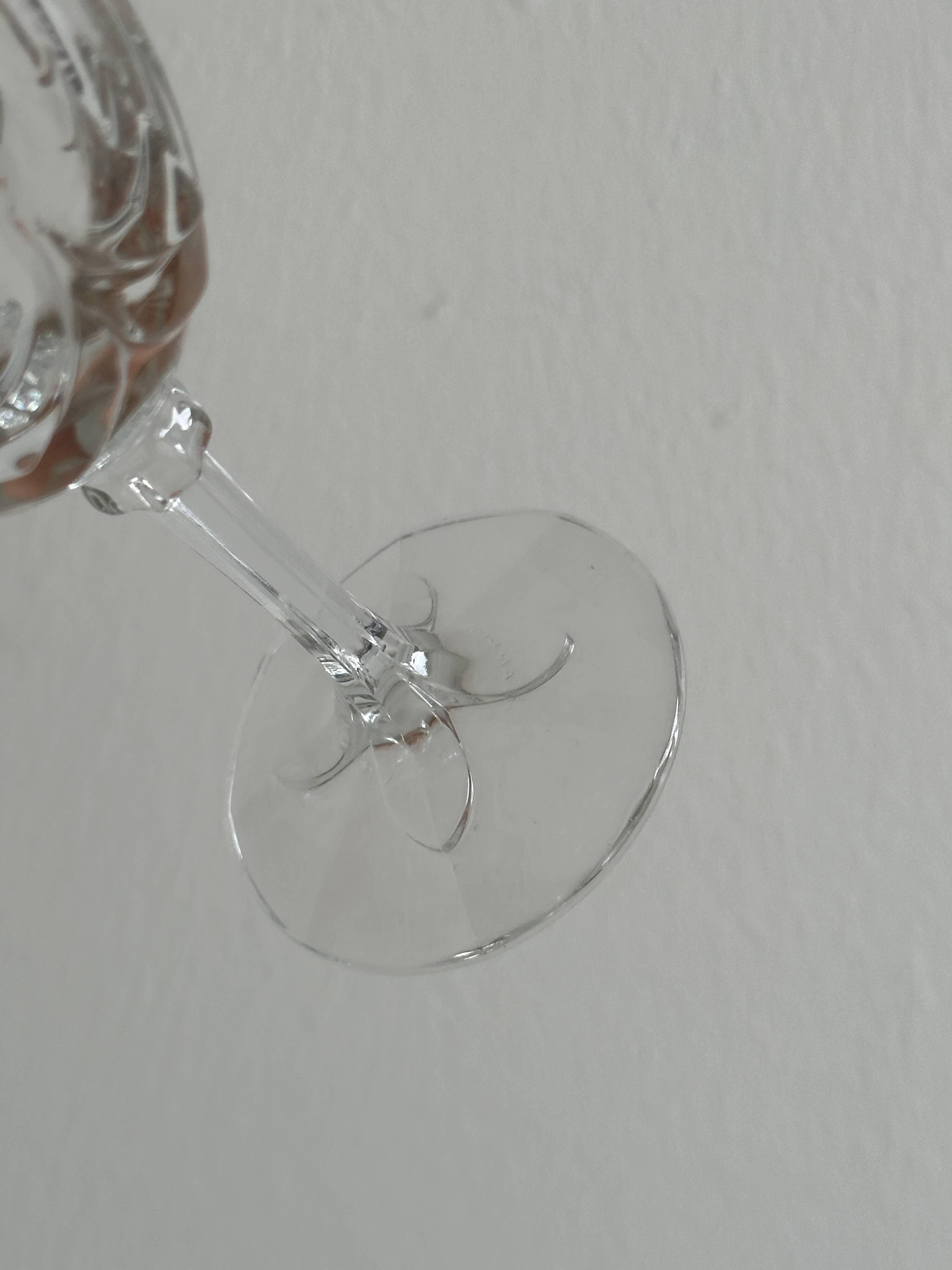 6 petal white wine/liquor glasses.