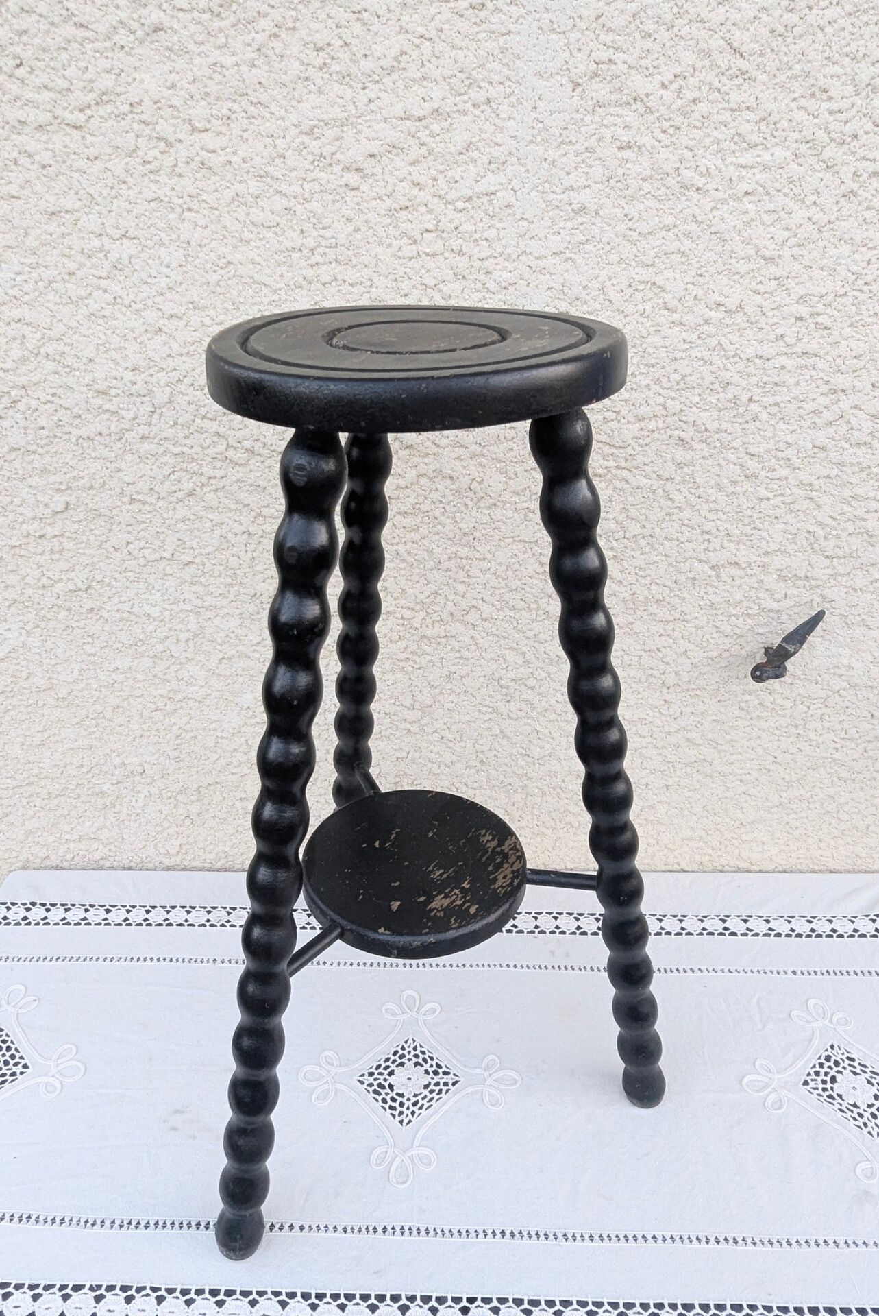 Tripod plant stand vintage brutalist design side table 50s 60s