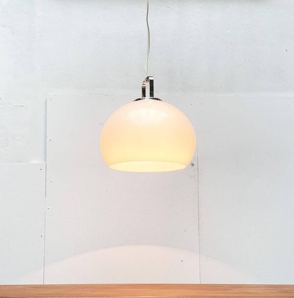 Lampe suspension Zurigo de l'ère spatiale italienne du milieu du siècle par Luigi Massoni pour Guzzini