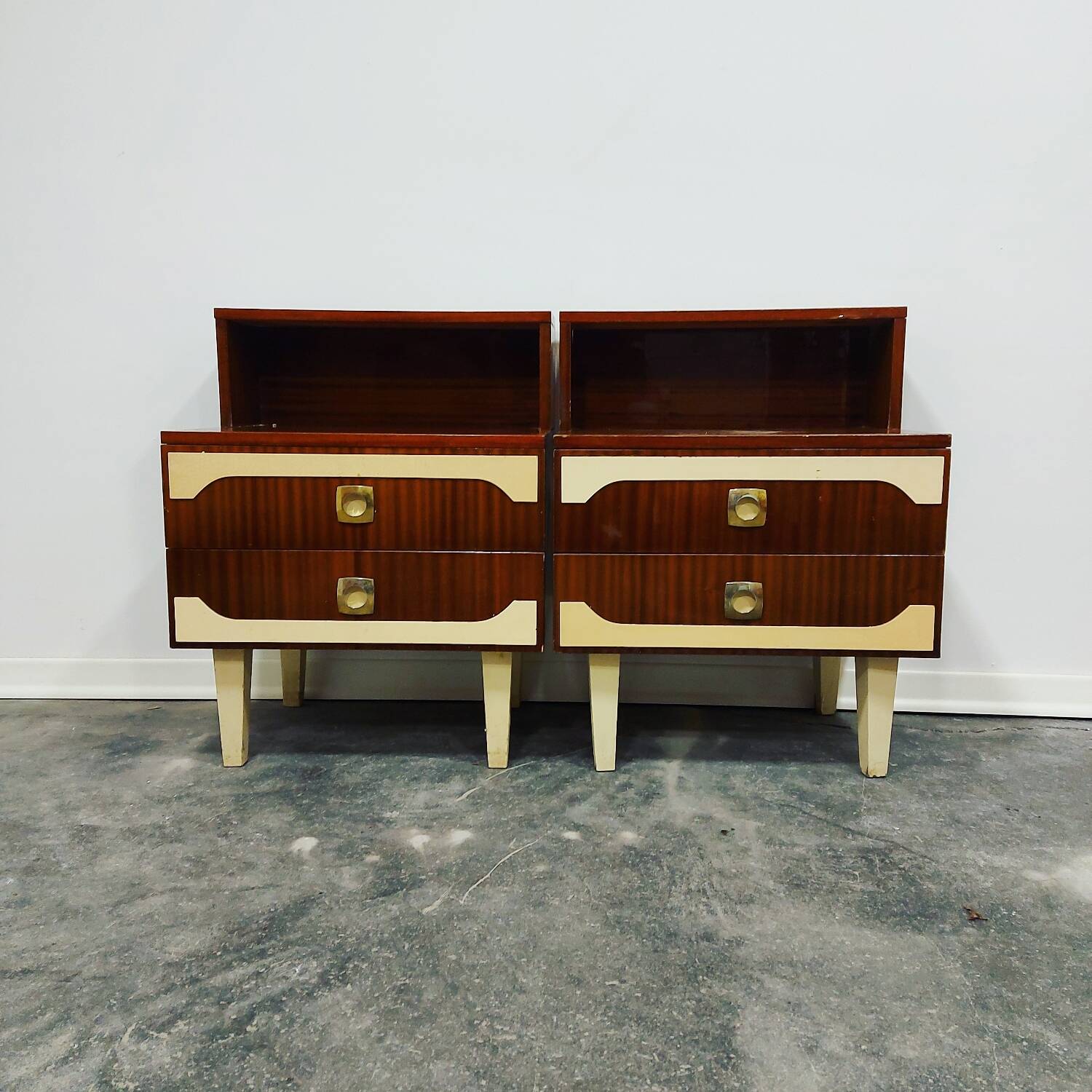 Table de chevet années 1970