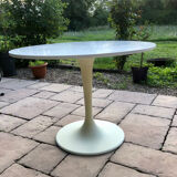 Tulip table