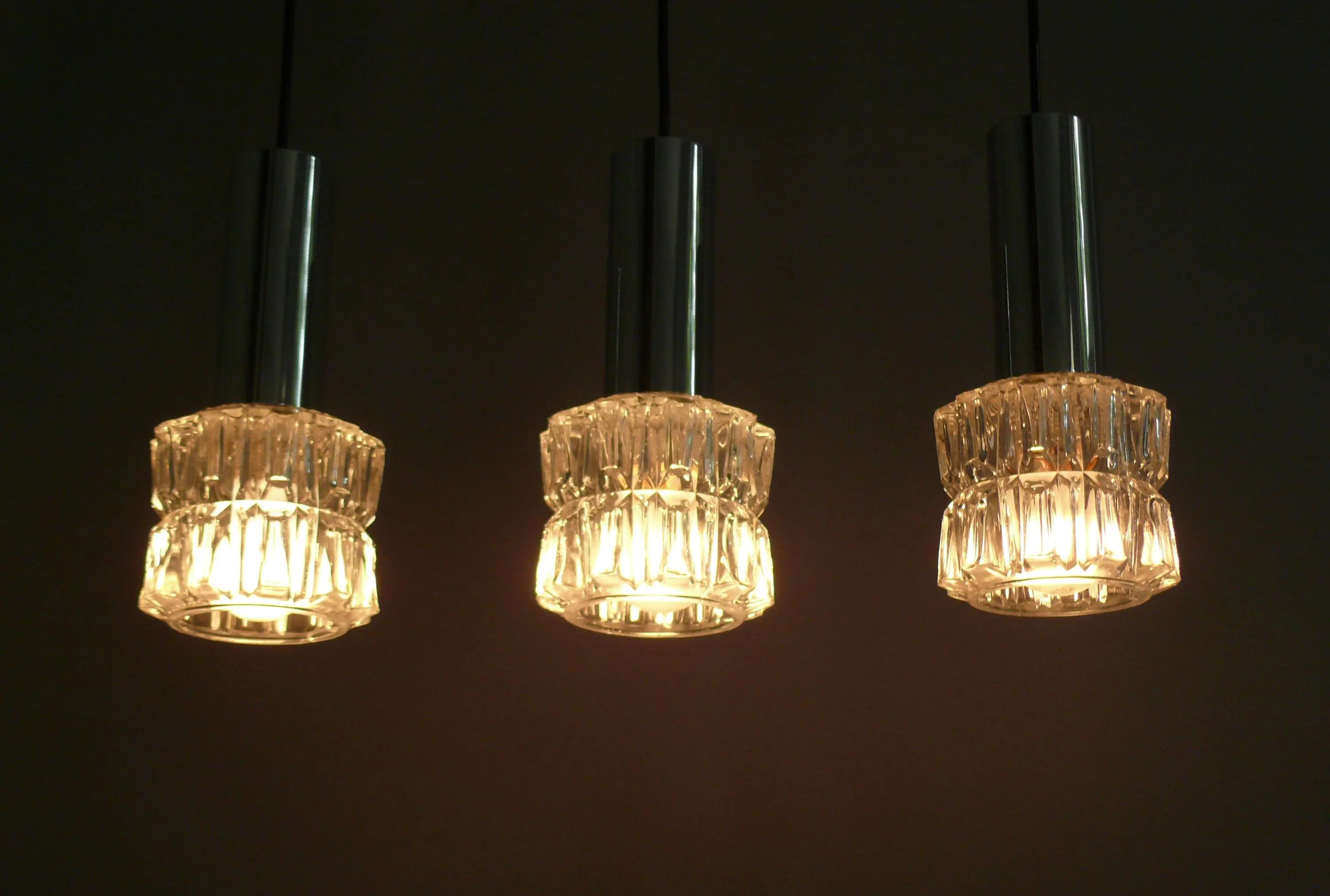 Triple pendant light in 60s style, cascade lamp, space age