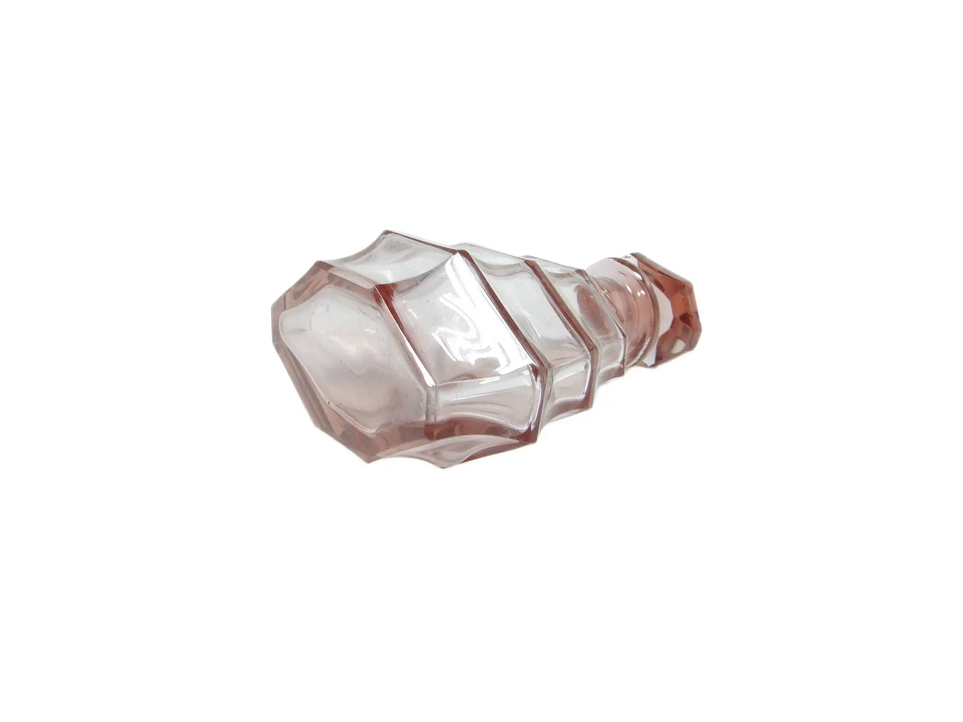 Carafe Art Déco, cristal rose, Moser, Tchécoslovaquie, années 1930.