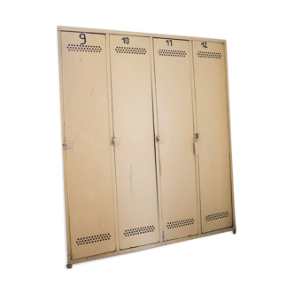 Industrial vestary in 4-door metal