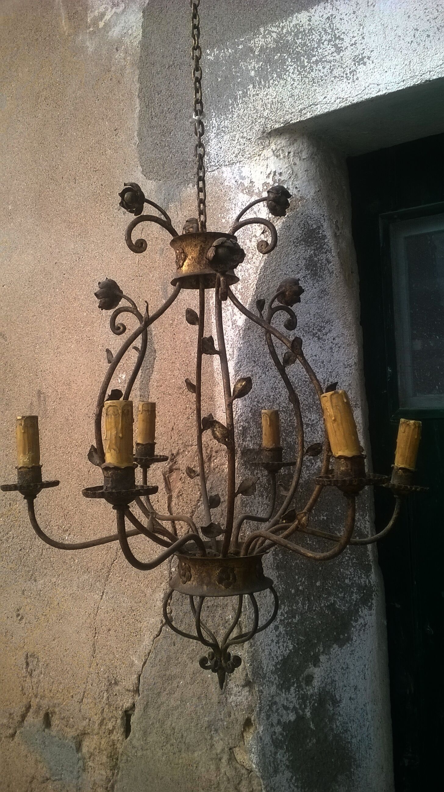 Six-light vintage chandelier
