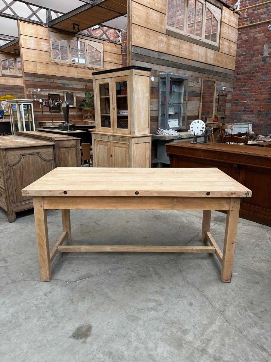 Butcher's table in solid beech wood