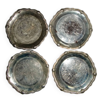 Lot de 4 petites assiettes en métal argenté