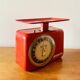 Stube - old household scale in red enameled metal - force 10